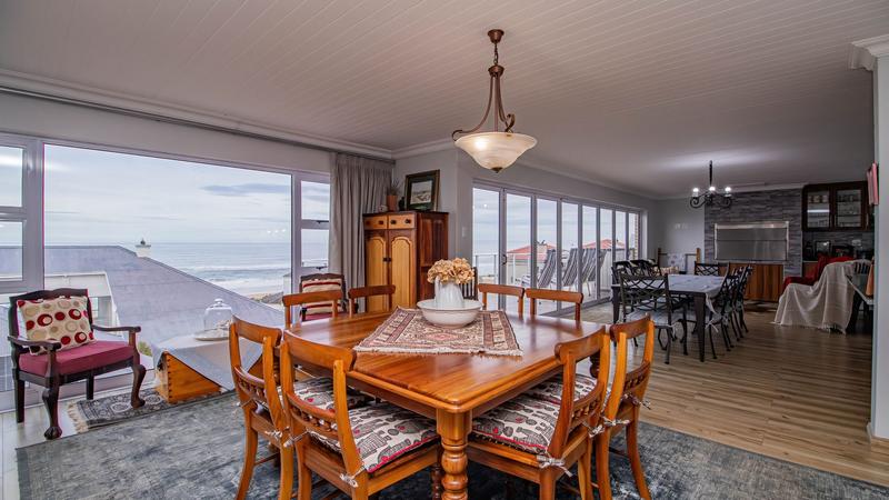 9 Bedroom Property for Sale in Outeniqua Strand Western Cape